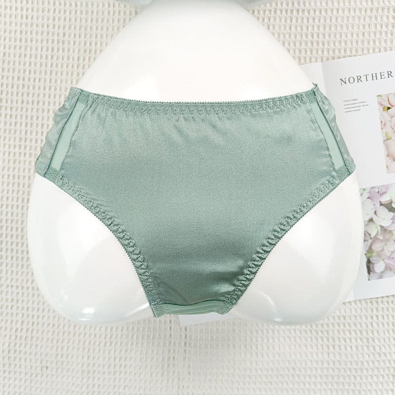 Sutien od svile dudovine, košarice 3/4, tanke oblikovane košarice, glatki dizajn, bez ojačanja