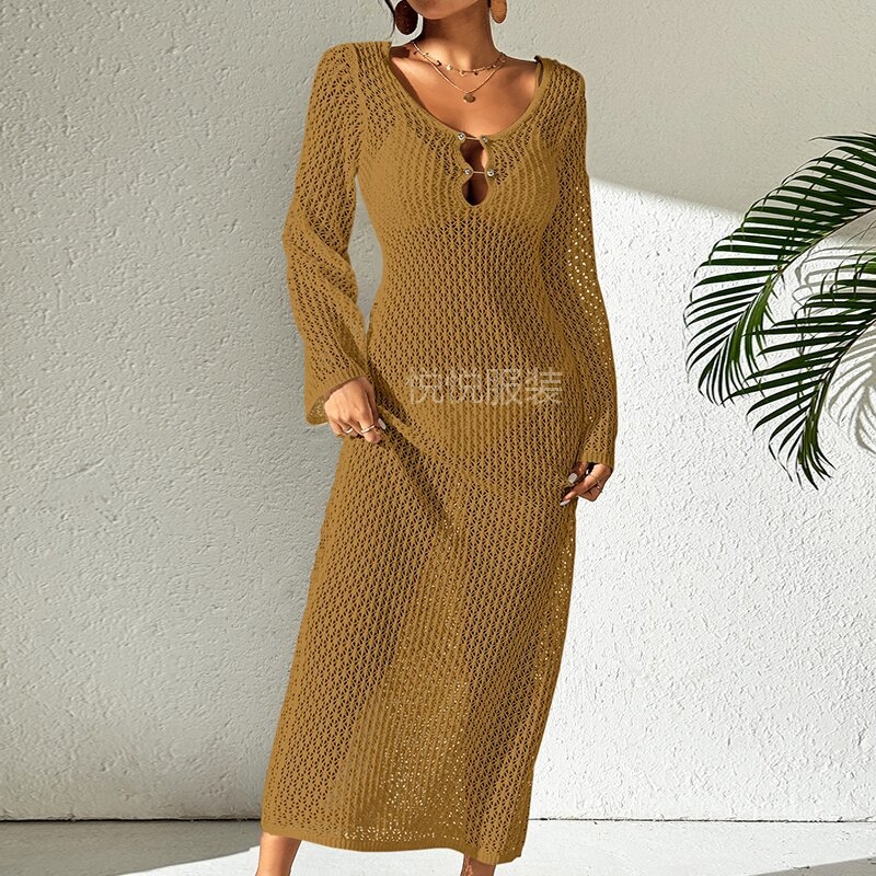 Rochie lungă cu textură perforată, decolteu în V, mâneci lungi, talie elastică, model în carouri
