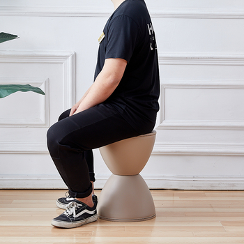 Σκαμπό – Μοντέλο: Prince stool; Υλικό: πλαστικό; Στυλ: απλό και μοντέρνο