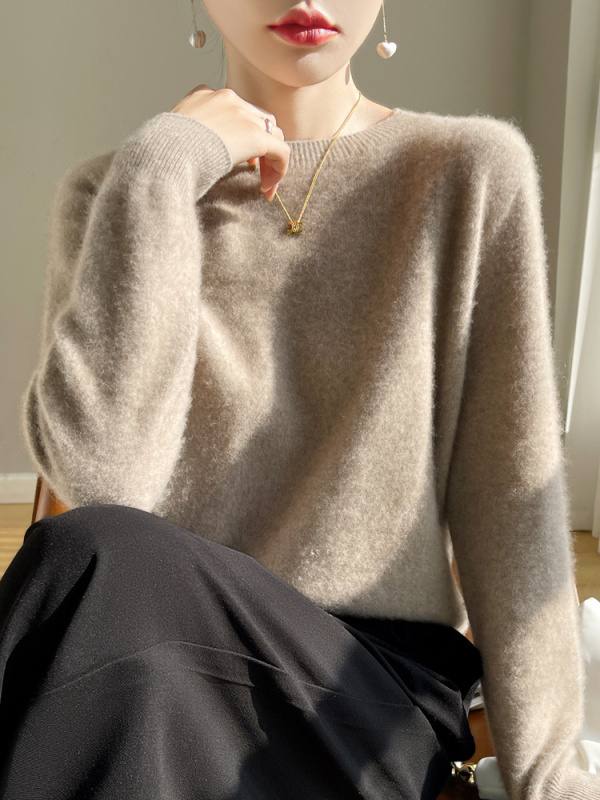 Pleteni džemper s okruglim izrezom, dugi rukavi, pulover stil, radna odjeća, proljeće 2024