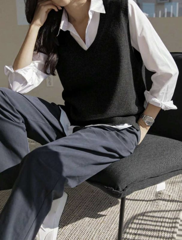 Женска плетена жилетка без ръкави с V-образно деколте, акрил със спандекс, дължина 50–65 см, Зимна колекция 2025