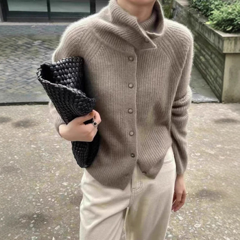 Cardigan de lână pentru femei - croială liberă, guler înalt, mâneci lungi, tricot gros