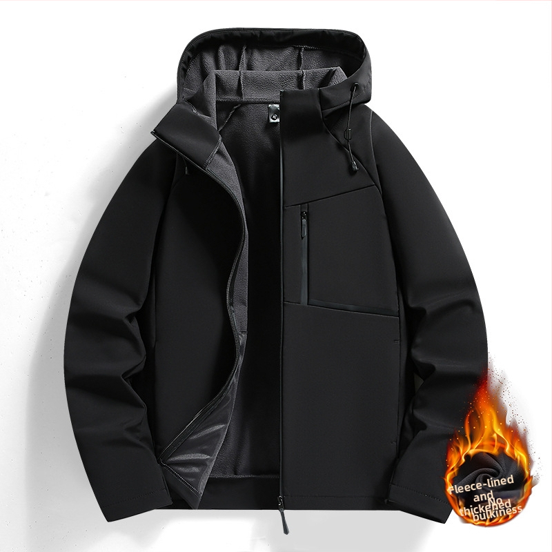 Vīriešu softshell jaka – ar kapuci, ūdensizturīga un pret vēju, priekšā rāvējslēdzējs, bieza oderējuma no poliestera, kabatas ar rāvējslēdzējiem