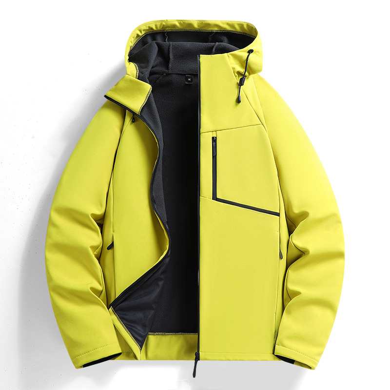 Vīriešu softshell jaka – ar kapuci, ūdensizturīga un pret vēju, priekšā rāvējslēdzējs, bieza oderējuma no poliestera, kabatas ar rāvējslēdzējiem