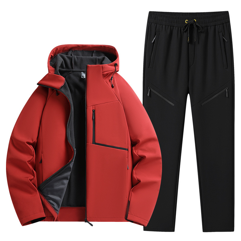 Vīriešu softshell jaka – ar kapuci, ūdensizturīga un pret vēju, priekšā rāvējslēdzējs, bieza oderējuma no poliestera, kabatas ar rāvējslēdzējiem