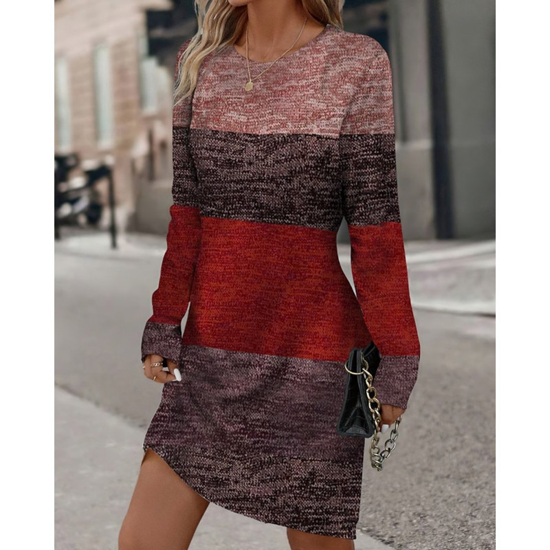 Rochie din poliester cu mâneci lungi, guler rotund, model 3D, croială A-line, lungime midi.