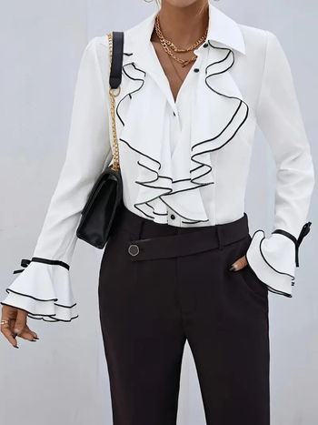 Дамска риза от полиестер-еластанова смес, V-образно деколте, дълги камбановидни ръкави с набрани детайли, колажен дизайн, стандартна дължина 50–65 cm