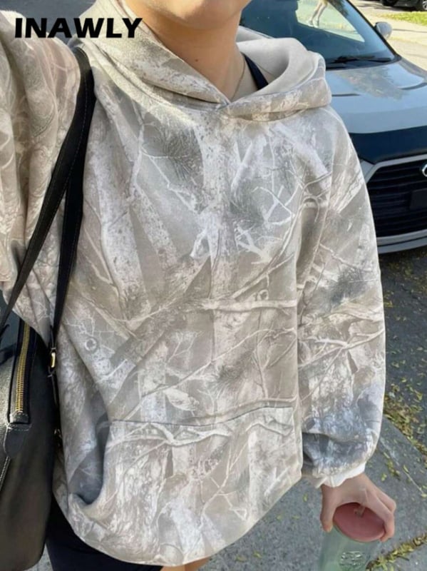 Kamuflažni hoodie s otiskom lišća javorova, oversize, s džepovima, poliester