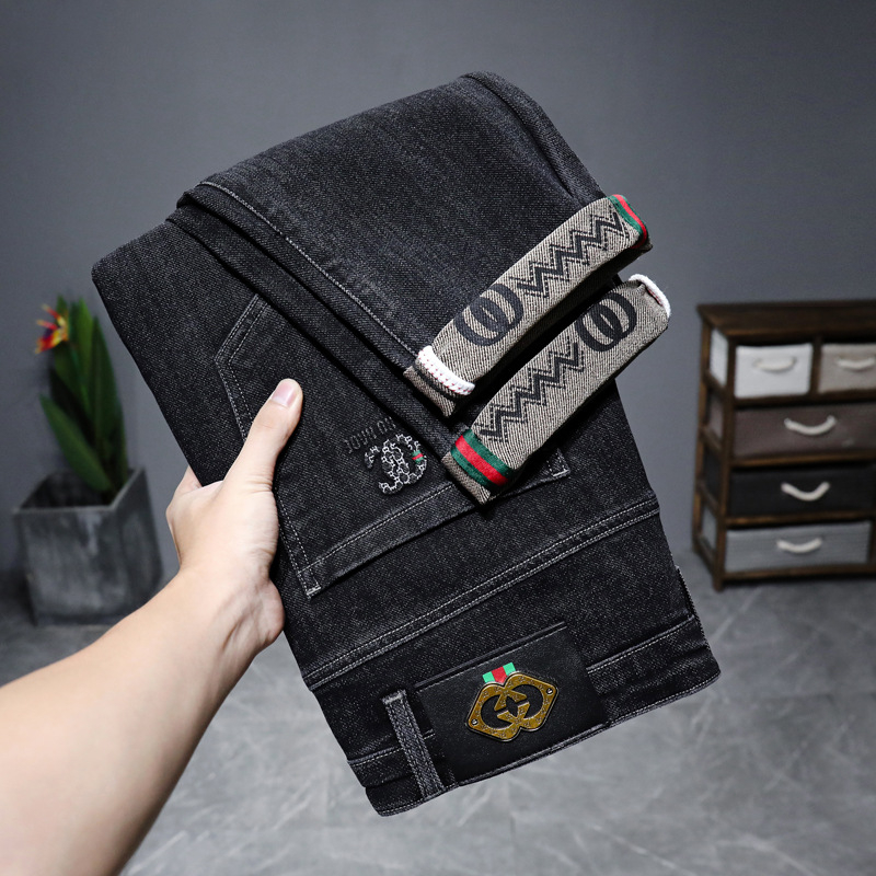 Hlače slim tapered sa srednjim pojasom, zatvaračem, denim 95% pamuka, opran završnica