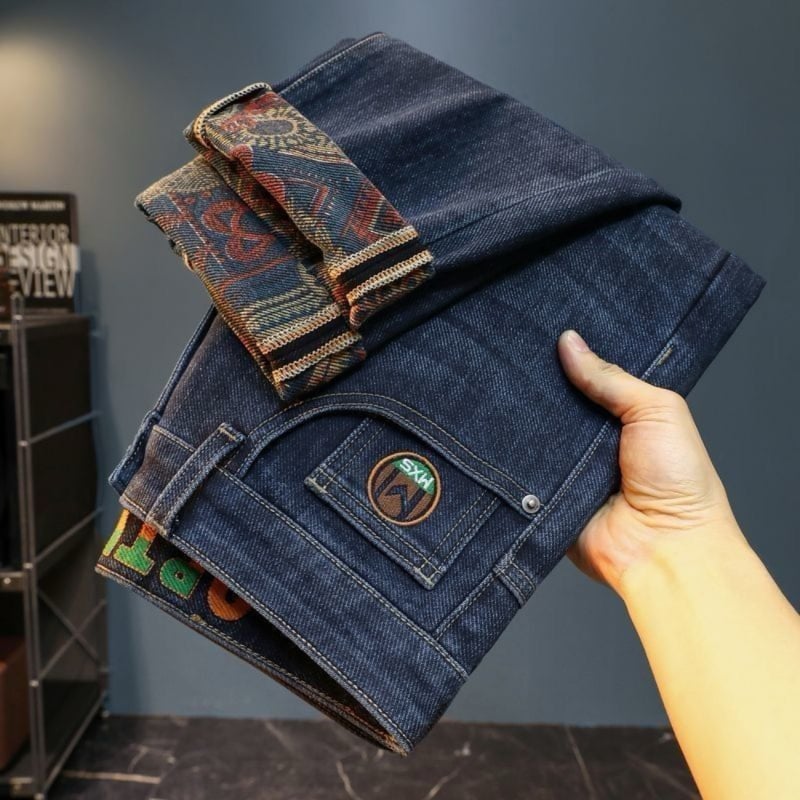Hlače slim tapered sa srednjim pojasom, zatvaračem, denim 95% pamuka, opran završnica
