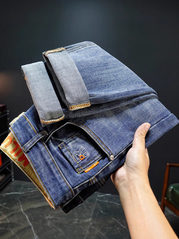 Férfi Slim-Fit farmernadrág, középmagas derekú, pamut-keverék elasztikával, cipzárral, Mercerizált