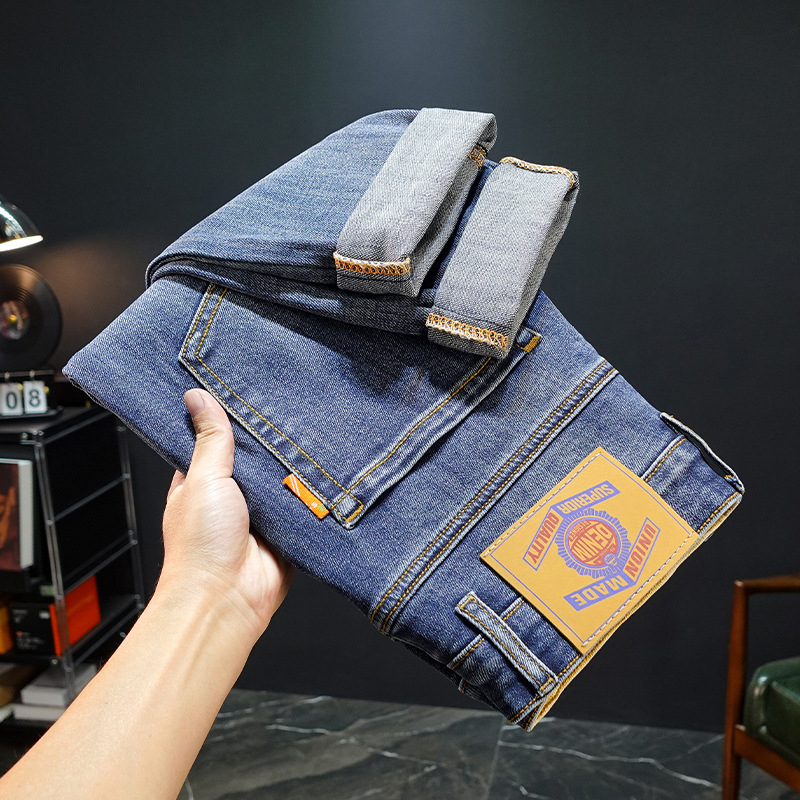 Férfi Slim-Fit farmernadrág, középmagas derekú, pamut-keverék elasztikával, cipzárral, Mercerizált