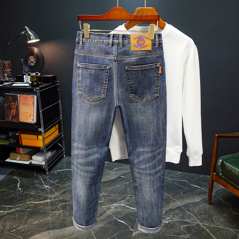 Férfi Slim-Fit farmernadrág, középmagas derekú, pamut-keverék elasztikával, cipzárral, Mercerizált