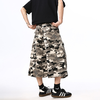 Ανδρικά cropped τζιν με καμουφλάζ, χαλαρή ευθεία γραμμή, βαμβάκι 55% / πολυεστέρας 44,4% / 0,6% άλλα, Καλοκαίρι 2025