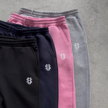 Ανδρικά αθλητικά παντελόνια casual από ελαστικό πολυεστέρα, μέση με ελαστικό, χαλαρή εφαρμογή, κοντό μήκος και κεντήματα