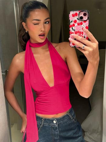 Halter top slim fit, Milk Silk tkanina, poliester i spandeks, dvostruke naramenice