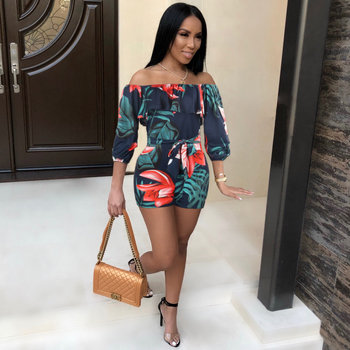 Гащеризон с принт, полиестерна материя, микроеластичност, талия с колан, три четвърти крачоли, елегантен стил