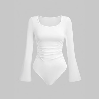 Ολόσωμο από πολυεστέρα με λαιμό U, καμπάνια μανίκια, υψηλή μέση με πιέτες και υψηλή ελαστικότητα; παντελόνι τριών τετάρτων