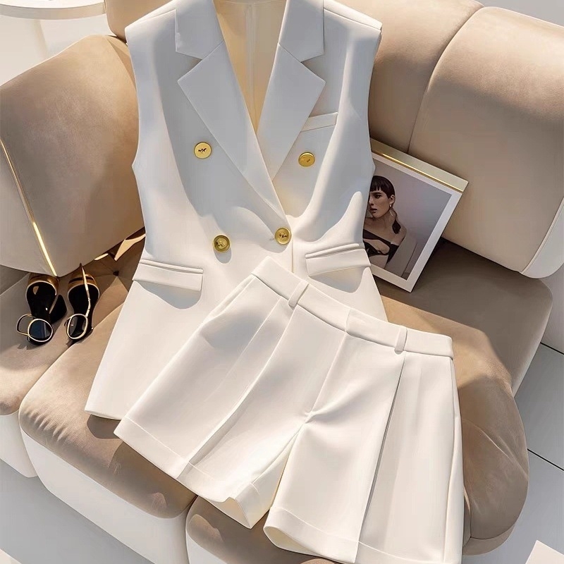 Γυναικείο καλοκαιρινό σετ κοστουμιού Haruji: halter λαιμός, χωρίς μανίκια, διπλό κουμπί