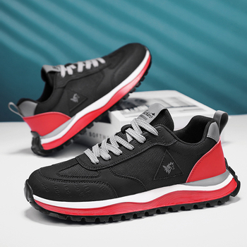 Ανδρικά sneakers με χοντρή σόλα, άνω μέρος από διχτυωτό ύφασμα, διαπνέουσα υφασμάτινη εσωτερική σόλα, διχρωμία ελαφριάς σόλας από καουτσούκ και πλαστικό, χαμηλό ύψος τακουνιού 1–3 cm