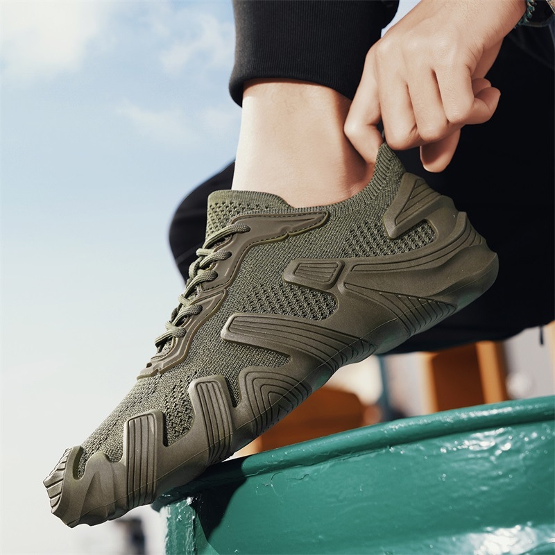 Muške tenisice s prozračnim mrežastim gornjim dijelom, unutarnja mrežasta konstrukcija, PVC đon, vezice, niski gornji dio