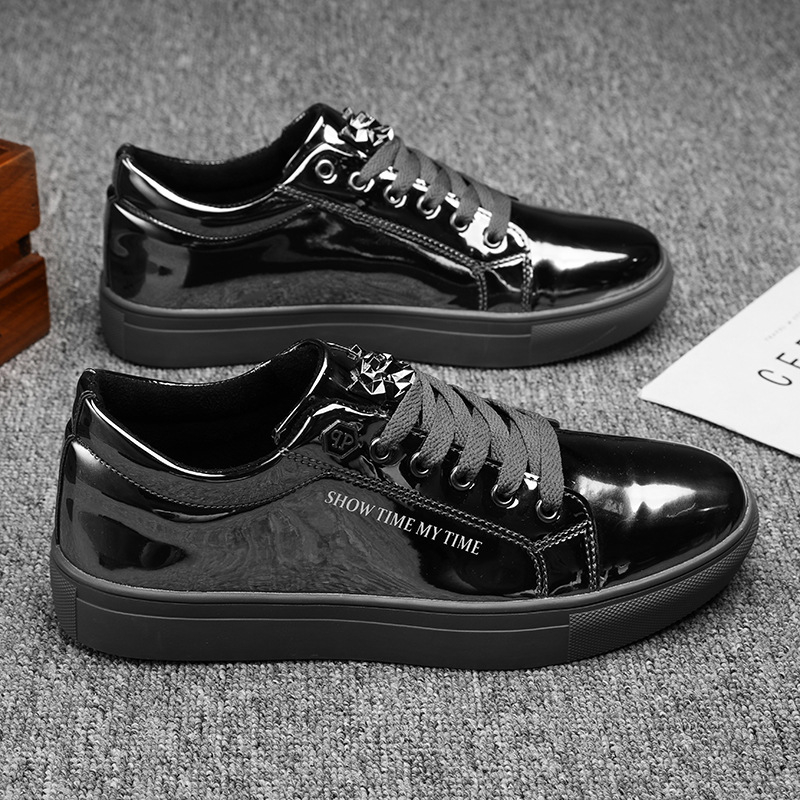 Muške skate tenisice – okrugla nosnica, gornji materijal od mikrovlakana, gumeni potplat, vezivanje na vezice