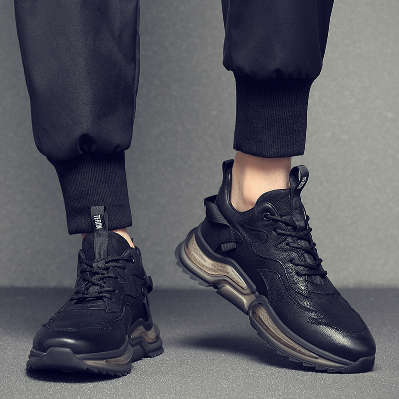 Fiatal Férfiak Napi Bőr Cipő – Felső rész: tehén split bőr; Belső: mesterséges rövid plüss; Toe: kerek; Sarokmagasság: alacsony 1–3 cm; Mind a négy évszak