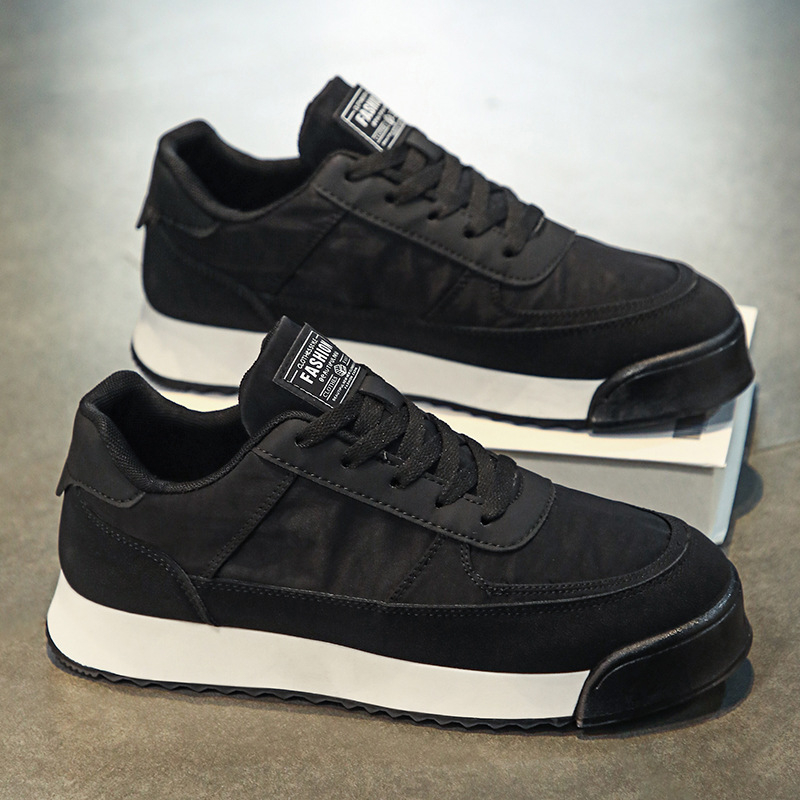 Uniszex alacsony profilú fűzős sneaker, color-block mintázat, felsőrész esernyőanyagból, PVC talp, 3–5 cm sarok