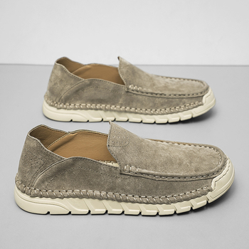 Ανδρικά ανάλαφρα casual sneakers με δερμάτινο επάνω μέρος και σόλα από καουτσούκ, στρογγυλή μύτη