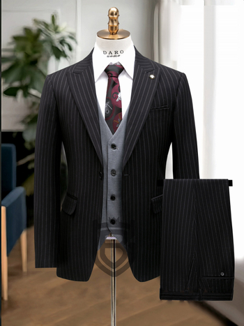 Мъжки тричастов костюм в райета, Slim fit, яке с остър лафел, материя: смес химически влакна (ацетат), пролетен модел