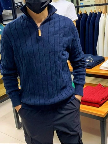 Мъжки плетен топ с полувисока яка и полузип, дълги ръкави, тясна кройка, рибен кант