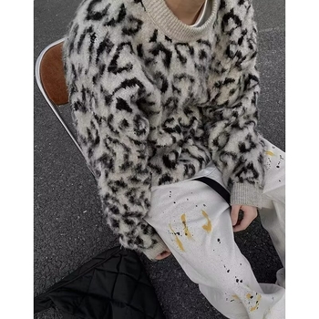 Pulover tricot leopard în stil american retro, guler rotund, croială lejeră, amestec bumbac-poliester, 90% poliester în compoziția principală, design contrastant