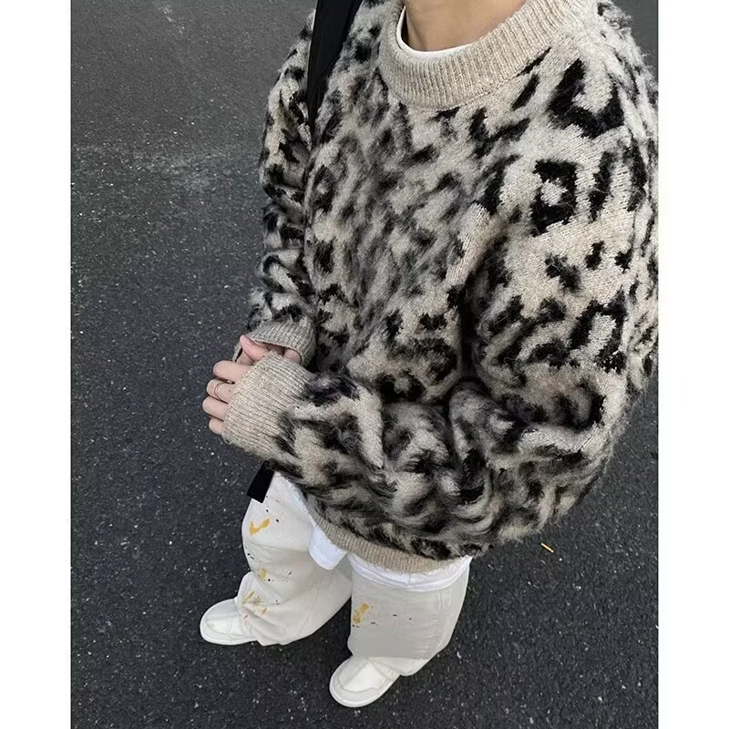 Pulover tricot leopard în stil american retro, guler rotund, croială lejeră, amestec bumbac-poliester, 90% poliester în compoziția principală, design contrastant