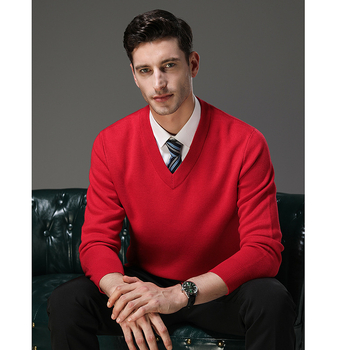 Ανδρικό πουλόβερ μαλλιού με V-λαιμό, παχύ πλέξιμο, μαλλί 30–35% με ακρυλικό, στενή γραμμή, μεσαίο μήκος 65–80 εκ