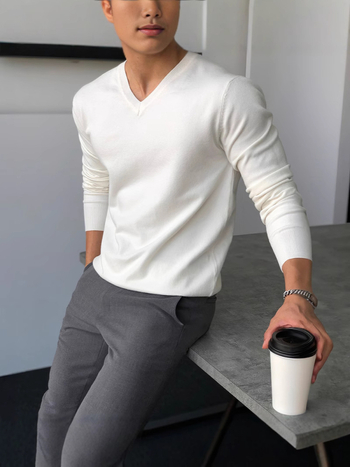 Мъжки пуловер с V-образно деколте, тънък силует, дишаща полиестерова смес, дълги ръкави, плетен материал