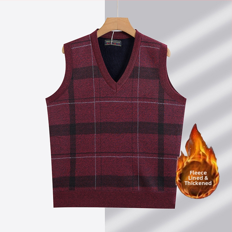 Плетена жилетка с V-образно деколте, подплатена с флис, дебела изолация, полиестер 100%, свободна кройка