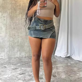 Дънкова пола-шорти с неравен подгъв, средна талия, микроеластичност, измит ефект