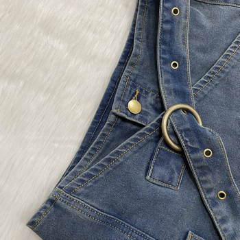 Дънкова пола-шорти с неравен подгъв, средна талия, микроеластичност, измит ефект