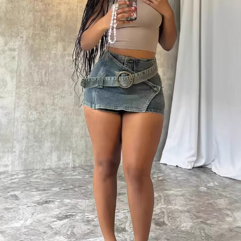 Дънкова пола-шорти с неравен подгъв, средна талия, микроеластичност, измит ефект