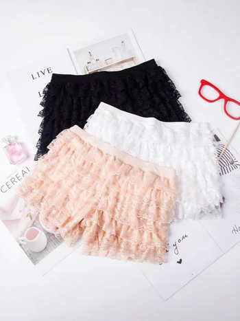 Безопасни памучни шорти, 3/4 дължина, средна плътност, тесен силует, съдържание 90–95% памук.