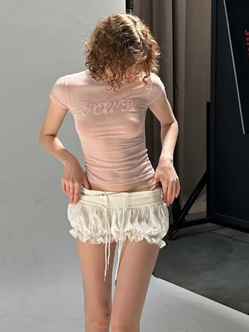 Шорти в Bud стил с принт, връзки и плисиране, нисък талия, дължина три четвърти, полиестер 95%+