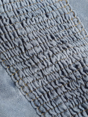 Mellkas-wrap felső, szoros szabású, vállpánt nélküli, mikroelasztikus, rendkívül rövid hosszúságú