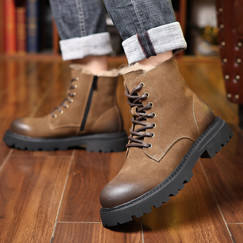 Ανδρικά μποτάκια Martin για τον χειμώνα, επάνω μέρος nubuk δέρμα βοοειδών, σόλα καουουκ, εσωτερικό γούνα/μαλλί προβάτου, κορδώνια μπροστά, στρογγυλή μύτη, χαμηλός τετράγωνος τακούνι, αντιολισθητικά, ζεστά