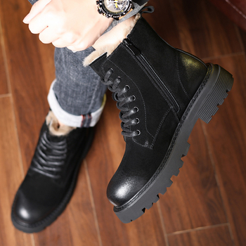 Ανδρικά μποτάκια Martin για τον χειμώνα, επάνω μέρος nubuk δέρμα βοοειδών, σόλα καουουκ, εσωτερικό γούνα/μαλλί προβάτου, κορδώνια μπροστά, στρογγυλή μύτη, χαμηλός τετράγωνος τακούνι, αντιολισθητικά, ζεστά