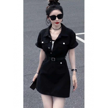 Φόρεμα από τζιν σε στυλ εργασιακού ρούχου, με γιακά πόλο, κοντά μανίκια, μέση στη μέση, γεωμετρικό μοτίβο