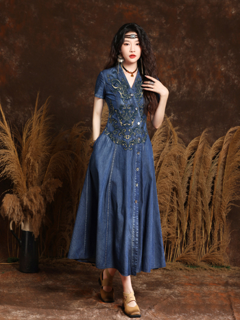 Φόρεμα τζιν με V-λαιμό, Α-γραμμή, μακρύ φόρεμα, κέντημα, σφιχτή μέση, καλοκαίρι 2025, μάρκα: Liao\'s keer pretty baby