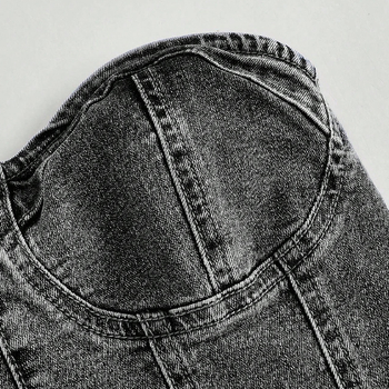 Denim mellény melltámaszokkal, váll nélkül, karcsú szabás, rövid fazon, kockás mintázat — Nyár 2025