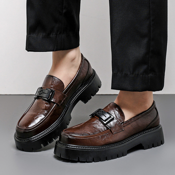 Slip-on loafers με μεταλλική αγκράδα, PU επάνω μέρος, στρογγυλή μύτη, χαμηλό ύψος, casual στυλ