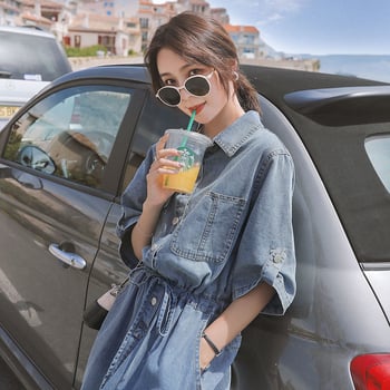 Rochie din denim cu talie definită, guler polo, mâneci scurte, croială în A, lungă
