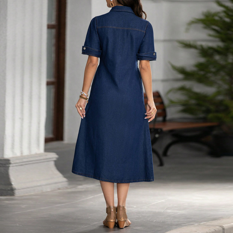 Rochie denim cu rever, mâneci scurte, talie cambrată, lungime medie, culoare solidă, 30–50% bumbac